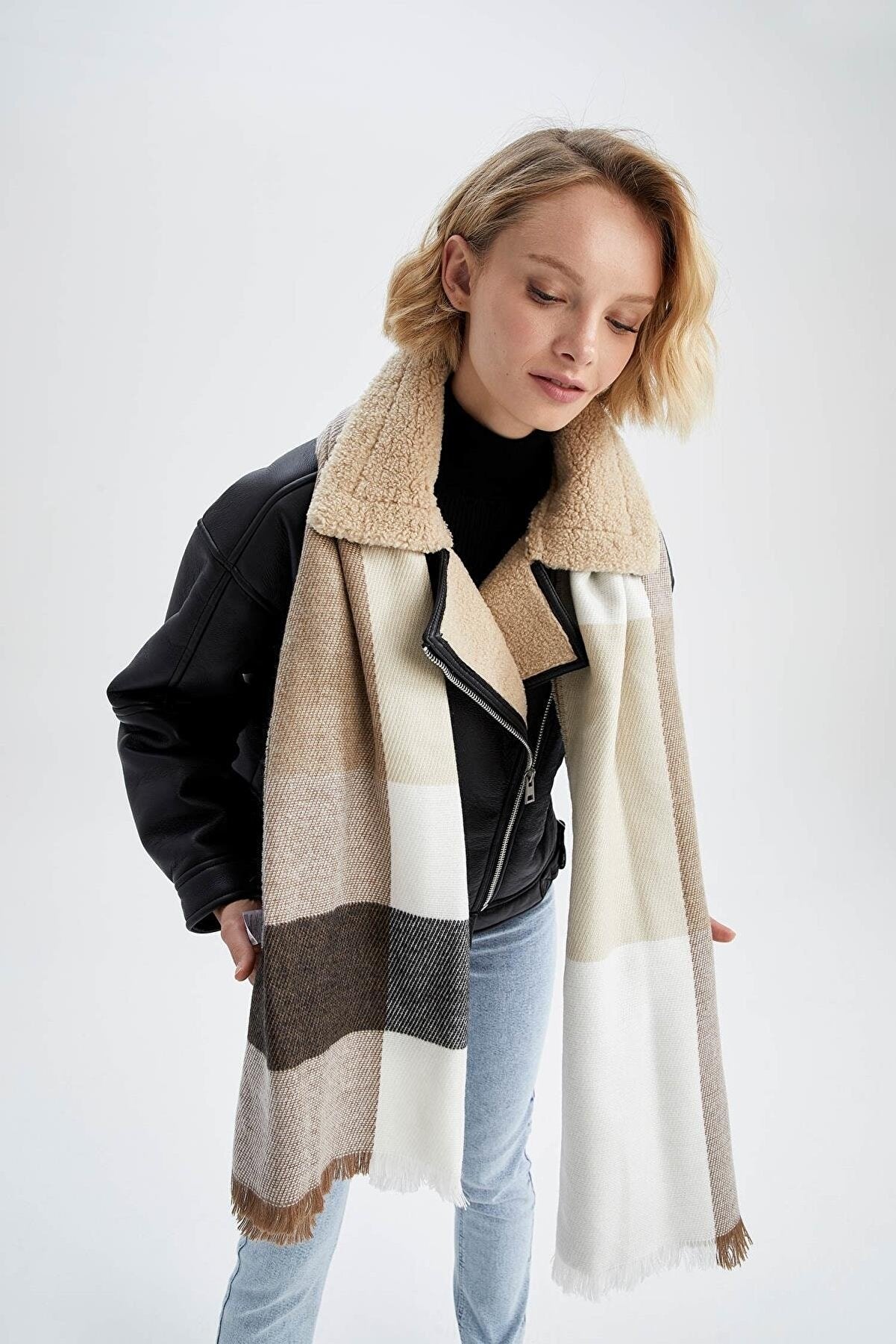 Amici Scarf | Wearhause