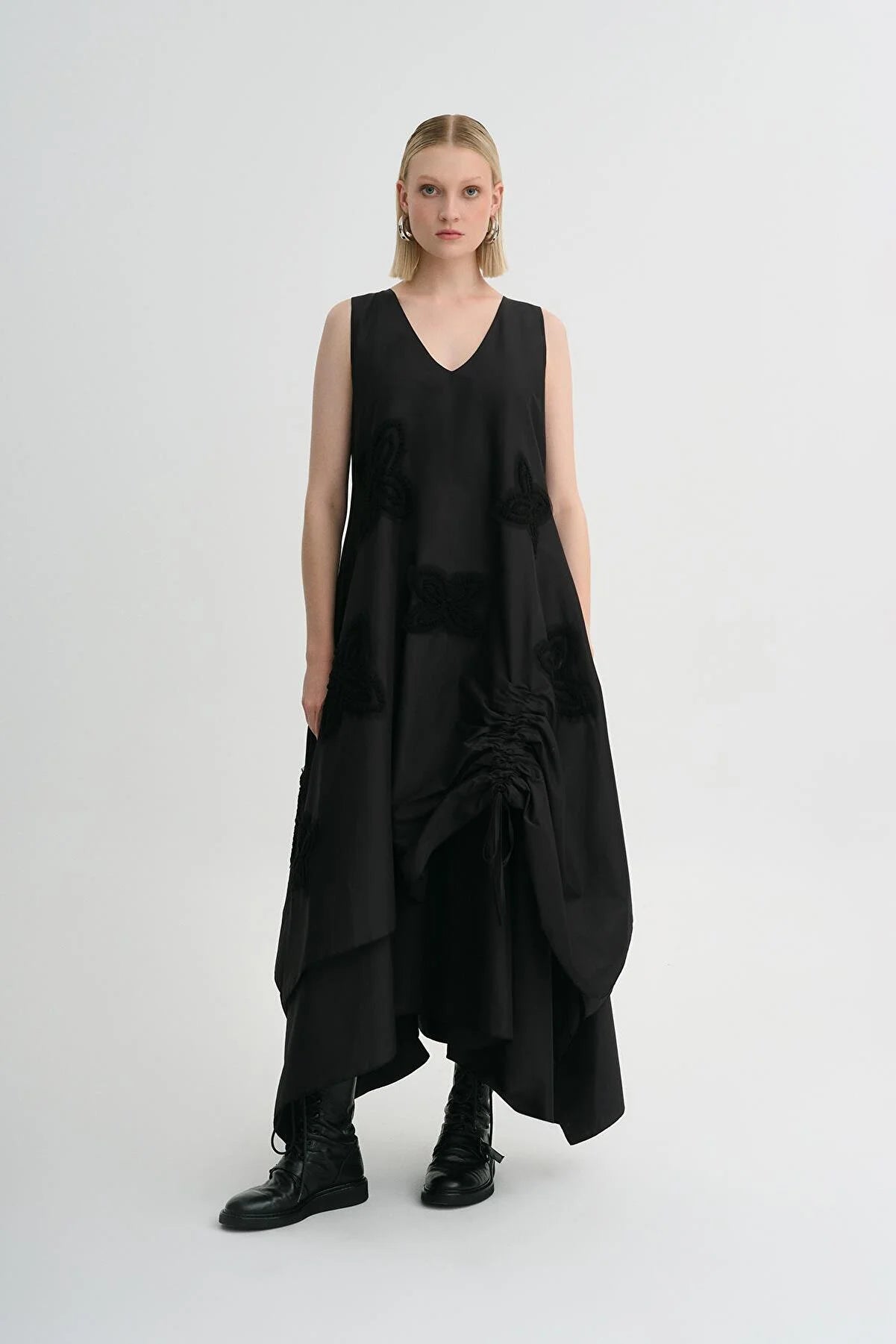 Yara Embroidery Dress