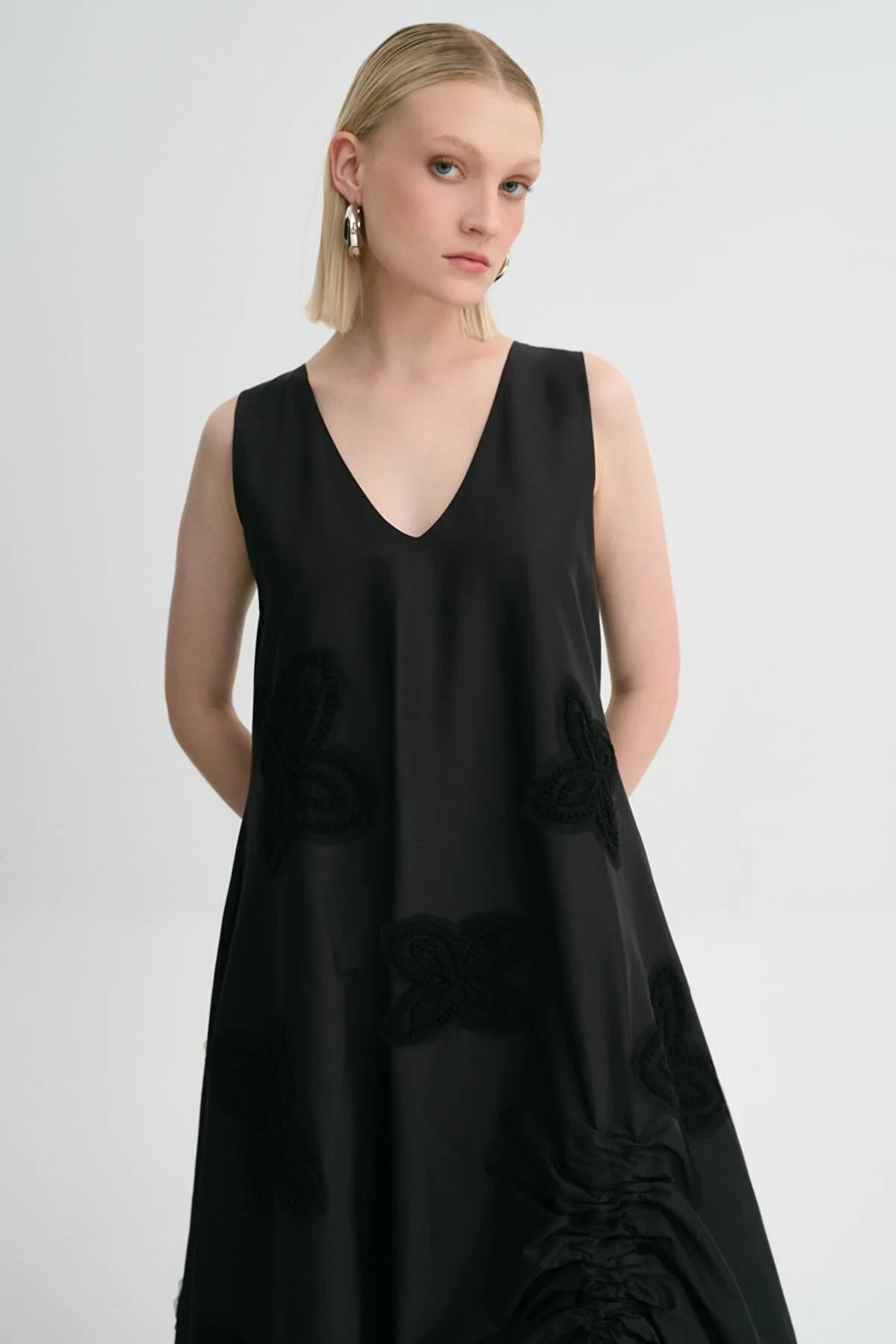 Yara Embroidery Dress