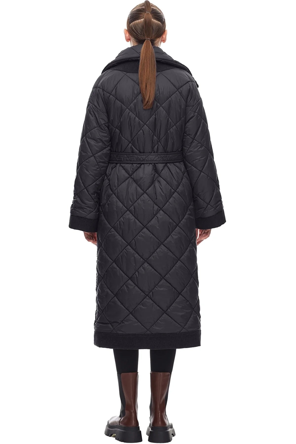 Moeva Coat 02
