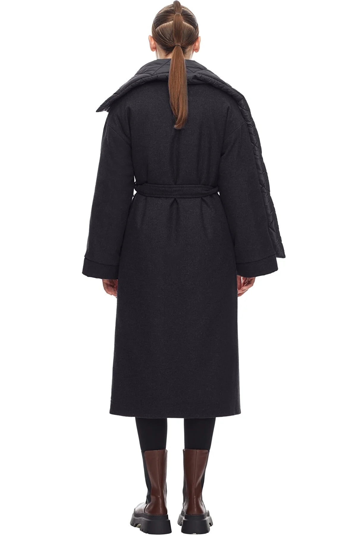 Moeva Coat 02
