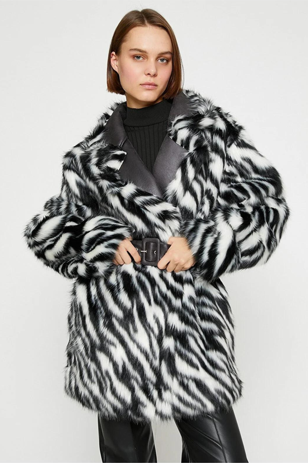 Vanessa Coat | Wearhause